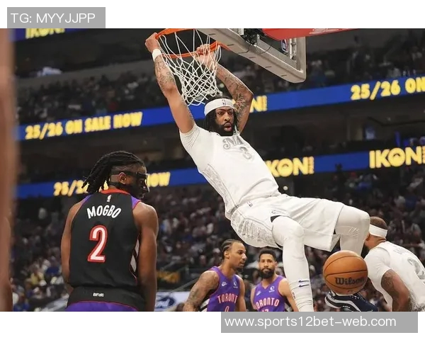 浓眉半场高效表现16分5板3帽完美罚球助力球队争胜